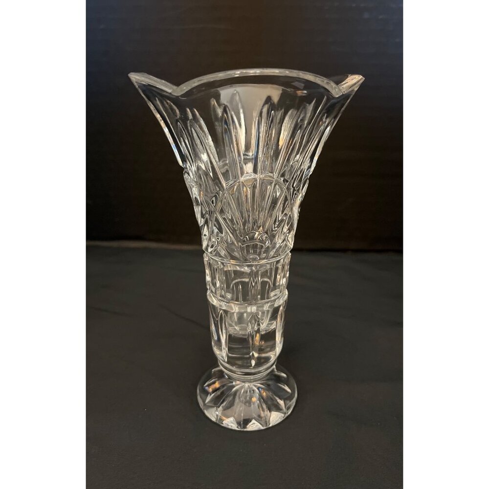Irish Crystal Godinger Flower Bud Vase Scolloped Rim Pressed Design 6 3/4”